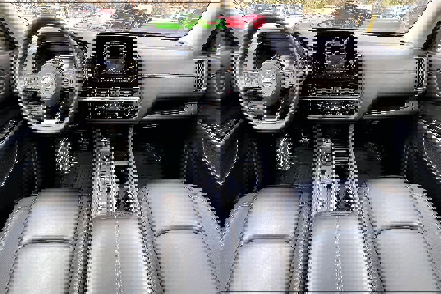 Used 2025 Nissan Pathfinder SL image 16