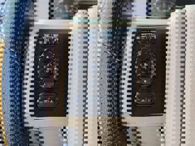 Used 2012 Ford F250 King Ranch w/ King Ranch w/Chrome Pkg image 24