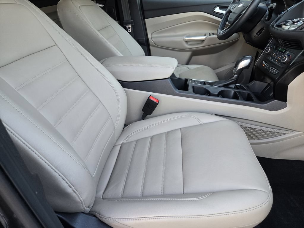 Used 2019 Ford Escape Titanium FWD image 11
