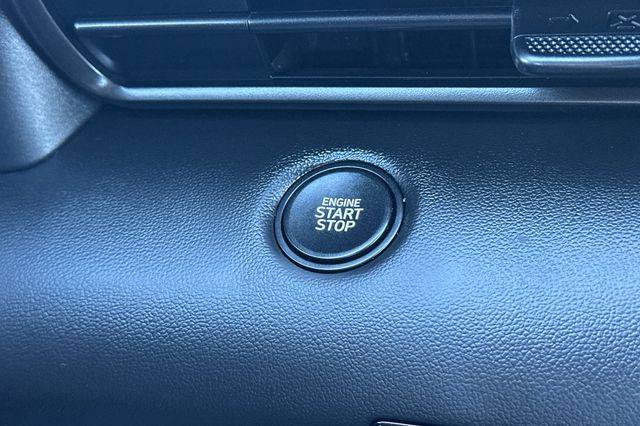 Used 2025 Hyundai Elantra Sport image 22
