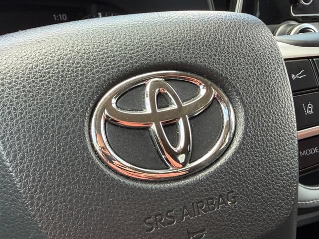 Used 2023 Toyota Highlander LE FWD image 32