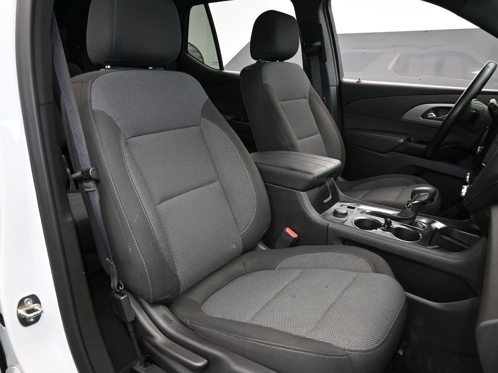 Used 2023 Chevrolet Traverse LT image 42