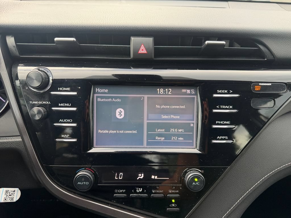 Used 2019 Toyota Camry SE FWD image 14