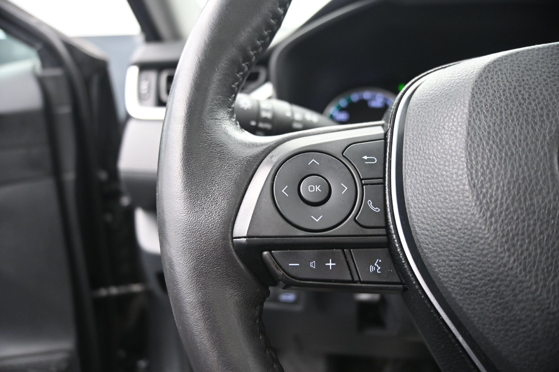 Used 2020 Toyota RAV4 XLE w/ Convenience Package AWD/4WD image 23
