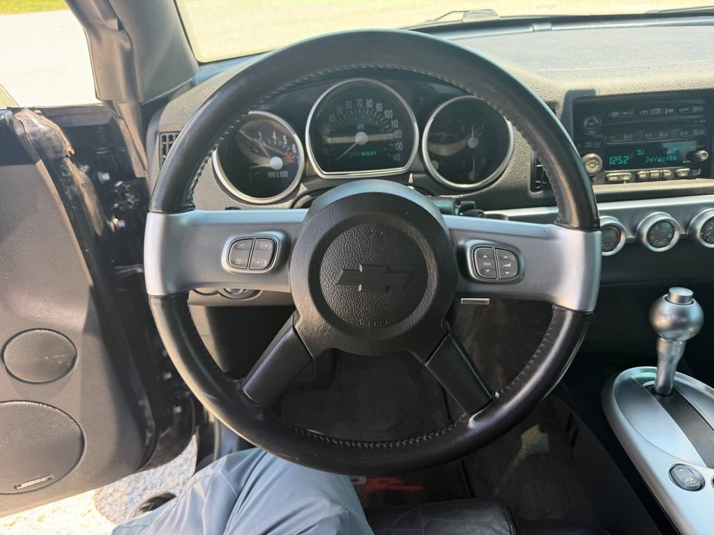 Used 2003 Chevrolet SSR w/ Preferred Equipment Group RWD image 14