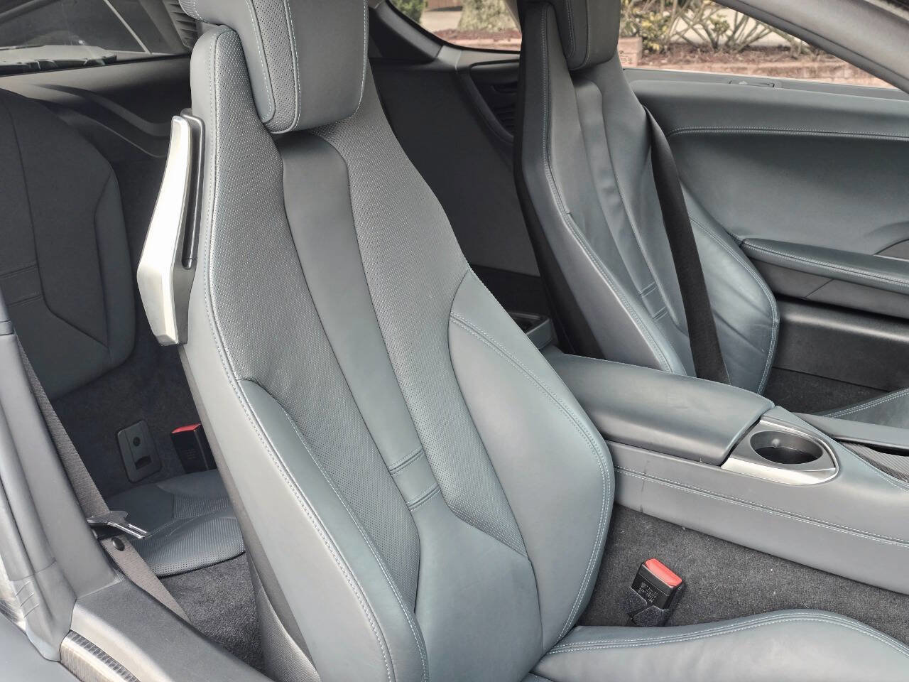 Used 2019 BMW i8 Coupe image 63