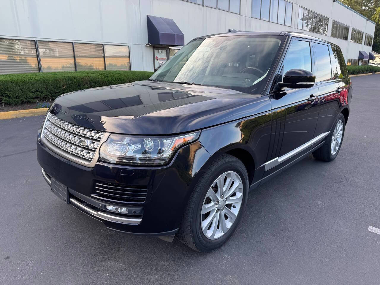Used 2014 Land Rover Range Rover HSE image 1