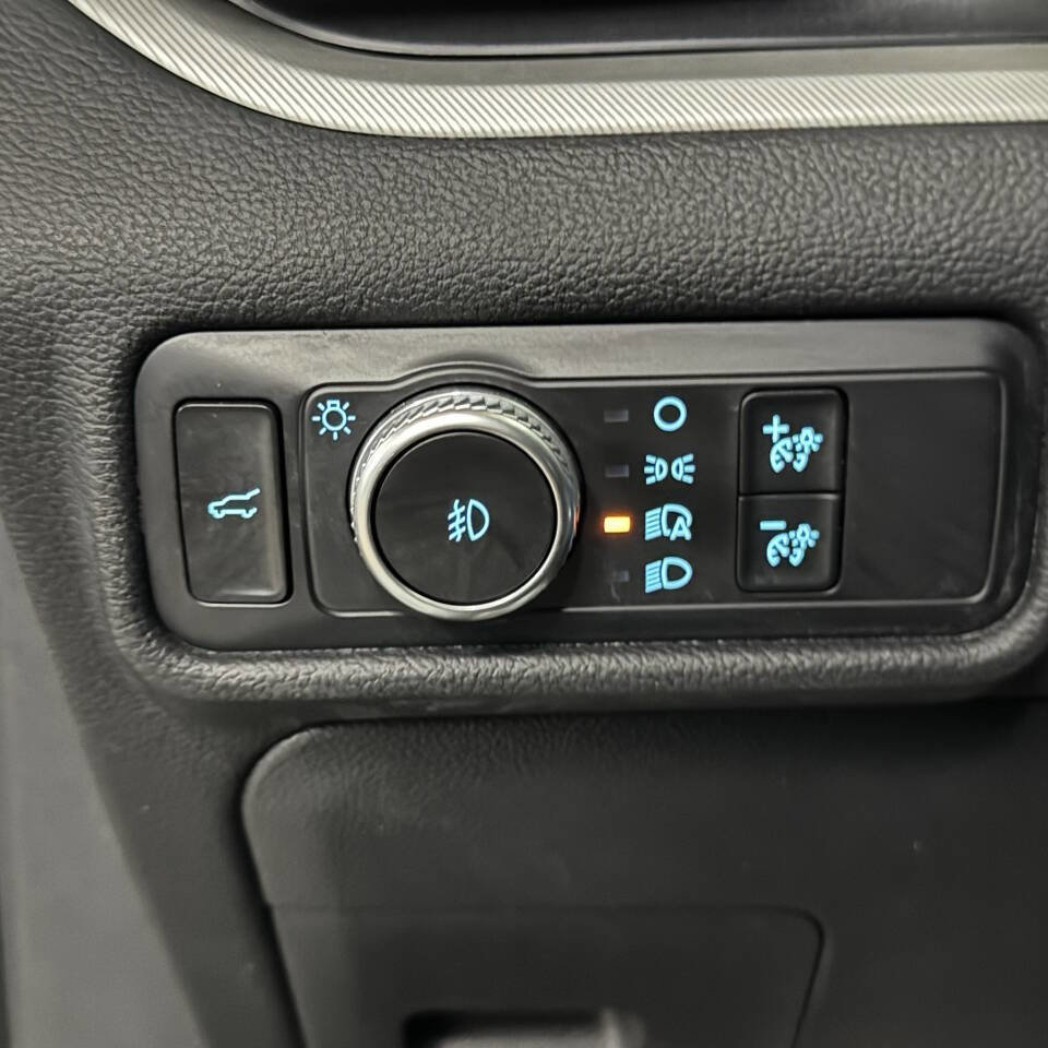 Used 2020 Ford Explorer XLT w/ Equipment Group 202A image 23