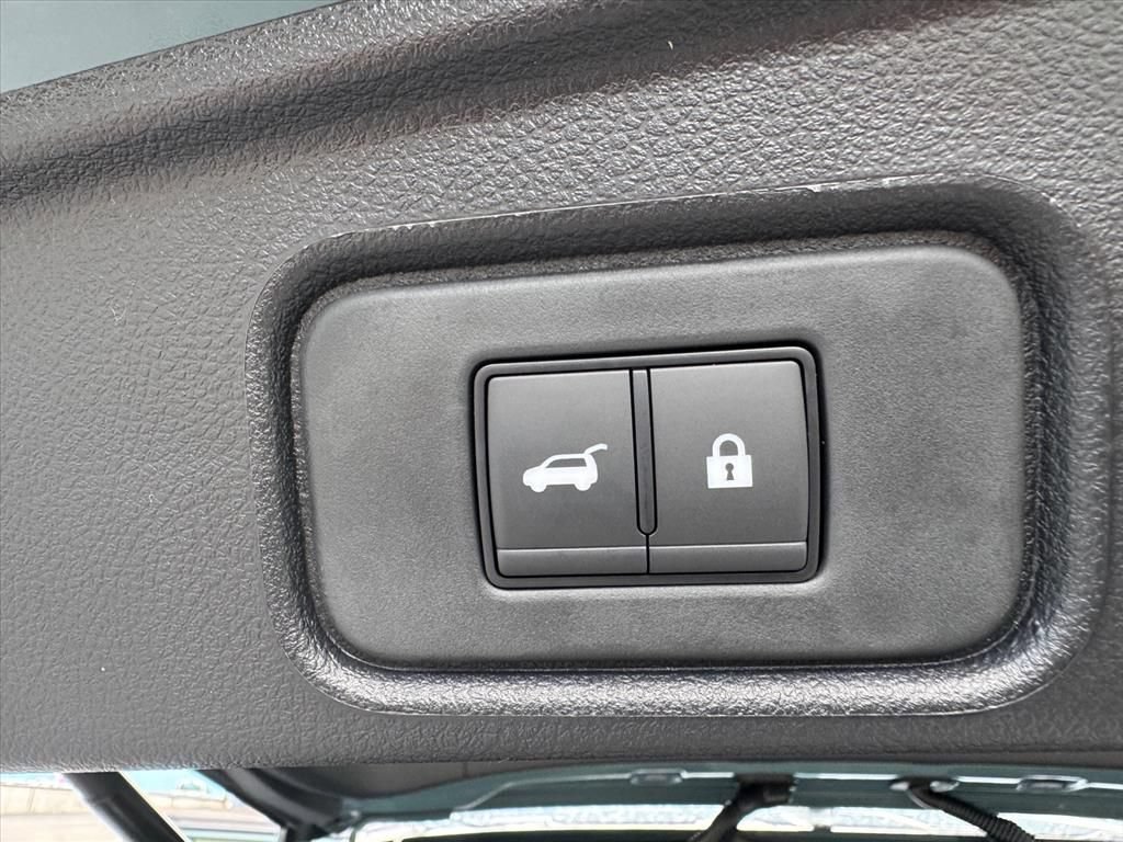 New 2026 Nissan Pathfinder Platinum w/ Lighting Package AWD/4WD image 11