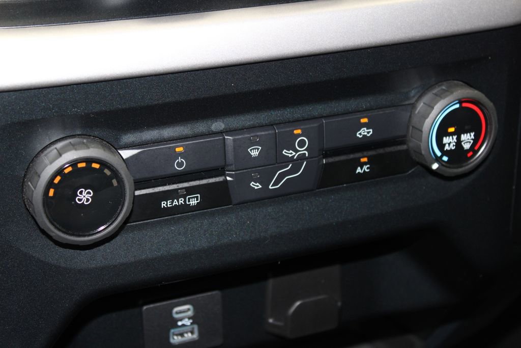 Used 2023 Ford F150 XLT w/ XTR Package image 40