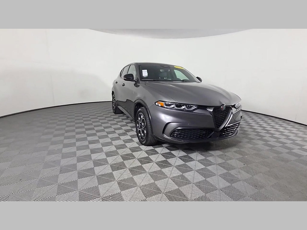 Used 2025 Alfa Romeo Tonale w/ Premium Package AWD/4WD image 51