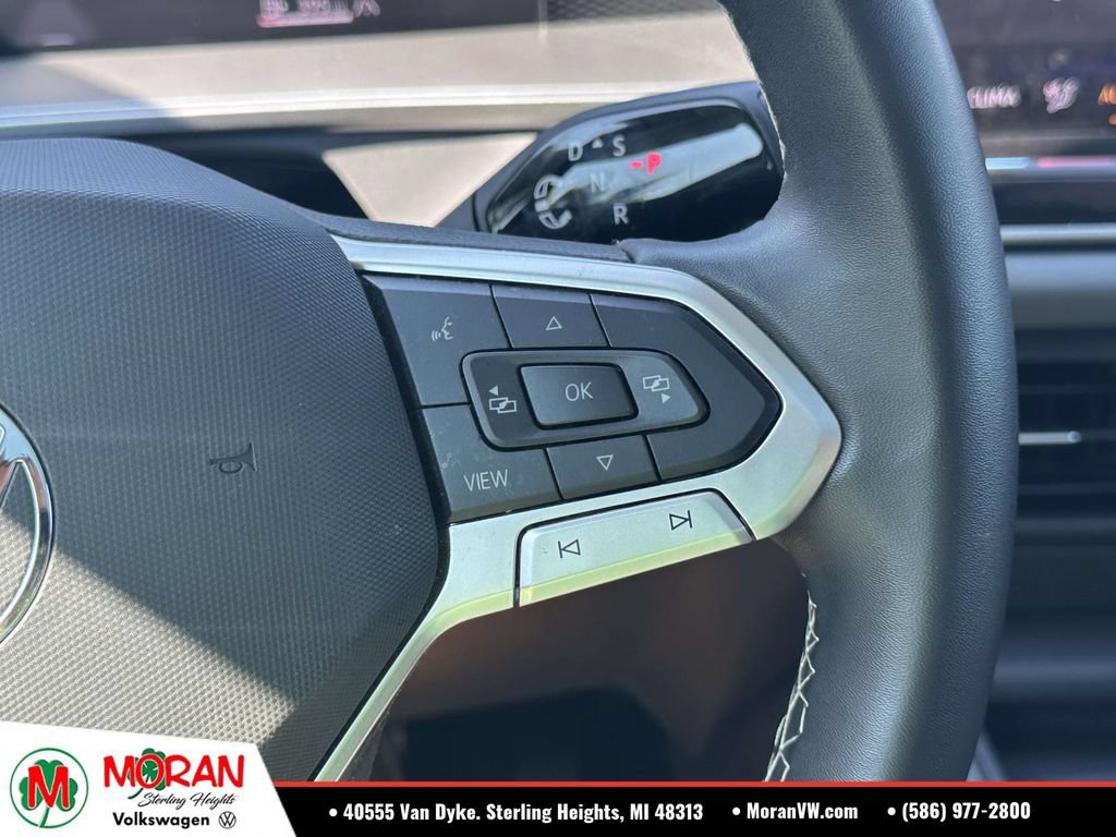 Certified 2025 Volkswagen Tiguan SE w/ Panoramic Sunroof Package AWD/4WD image 25