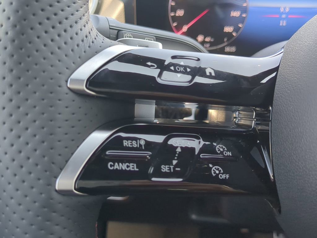 Used 2025 Mercedes-Benz GLA 250 image 11