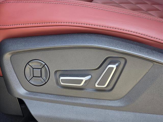 New 2026 Audi SQ7 Premium Plus AWD/4WD image 14