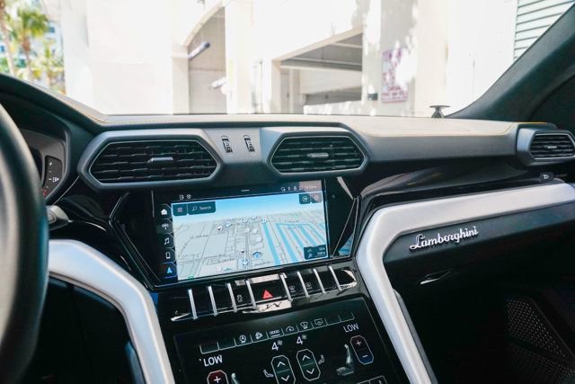 Used 2022 Lamborghini Urus image 57