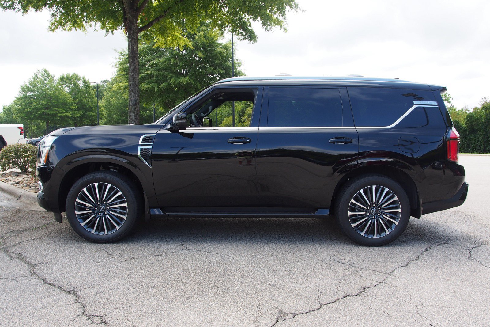 New 2026 Nissan Armada Platinum Reserve AWD/4WD image 4