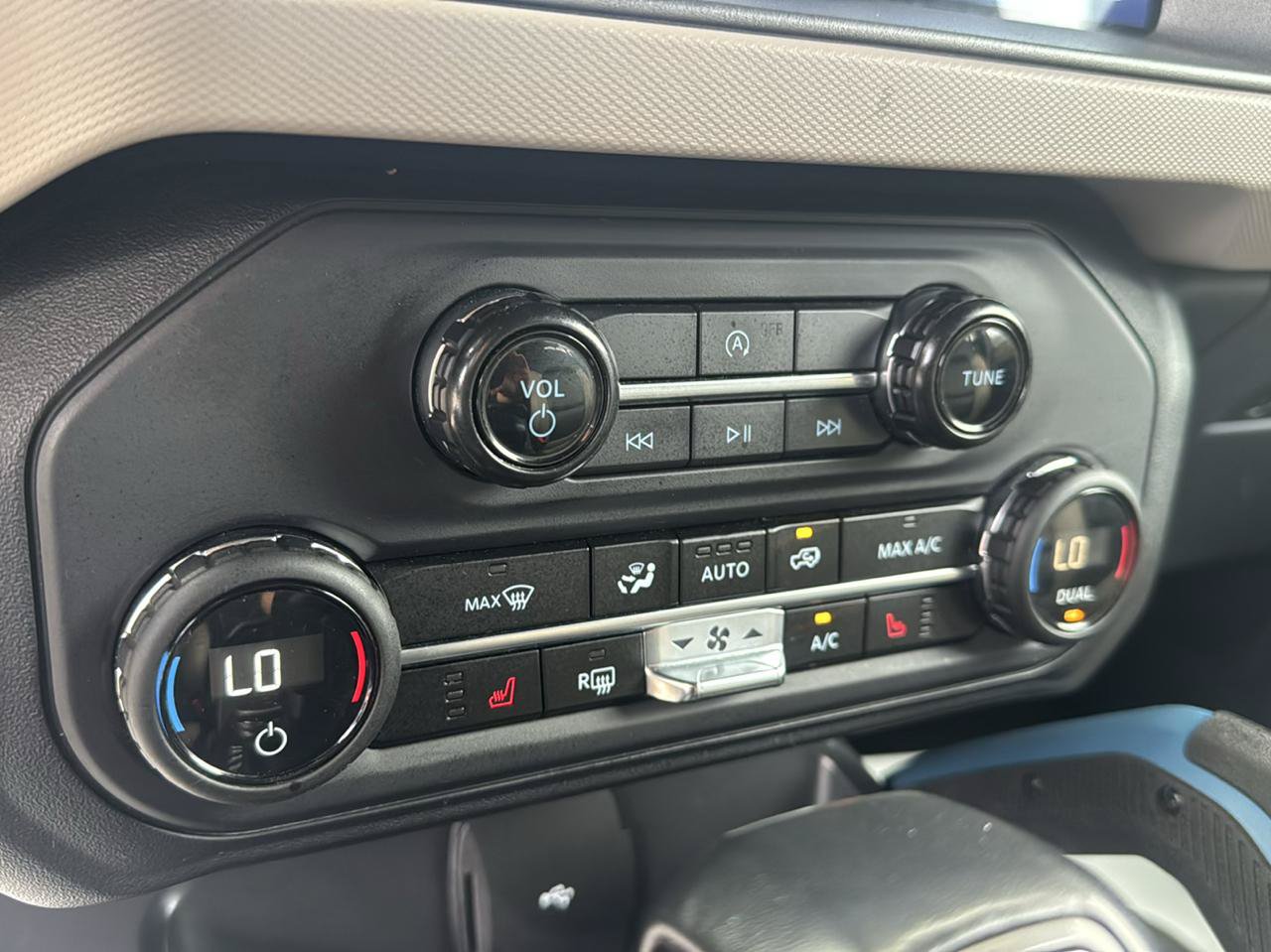 Used 2024 Ford Bronco Wildtrak AWD/4WD image 21
