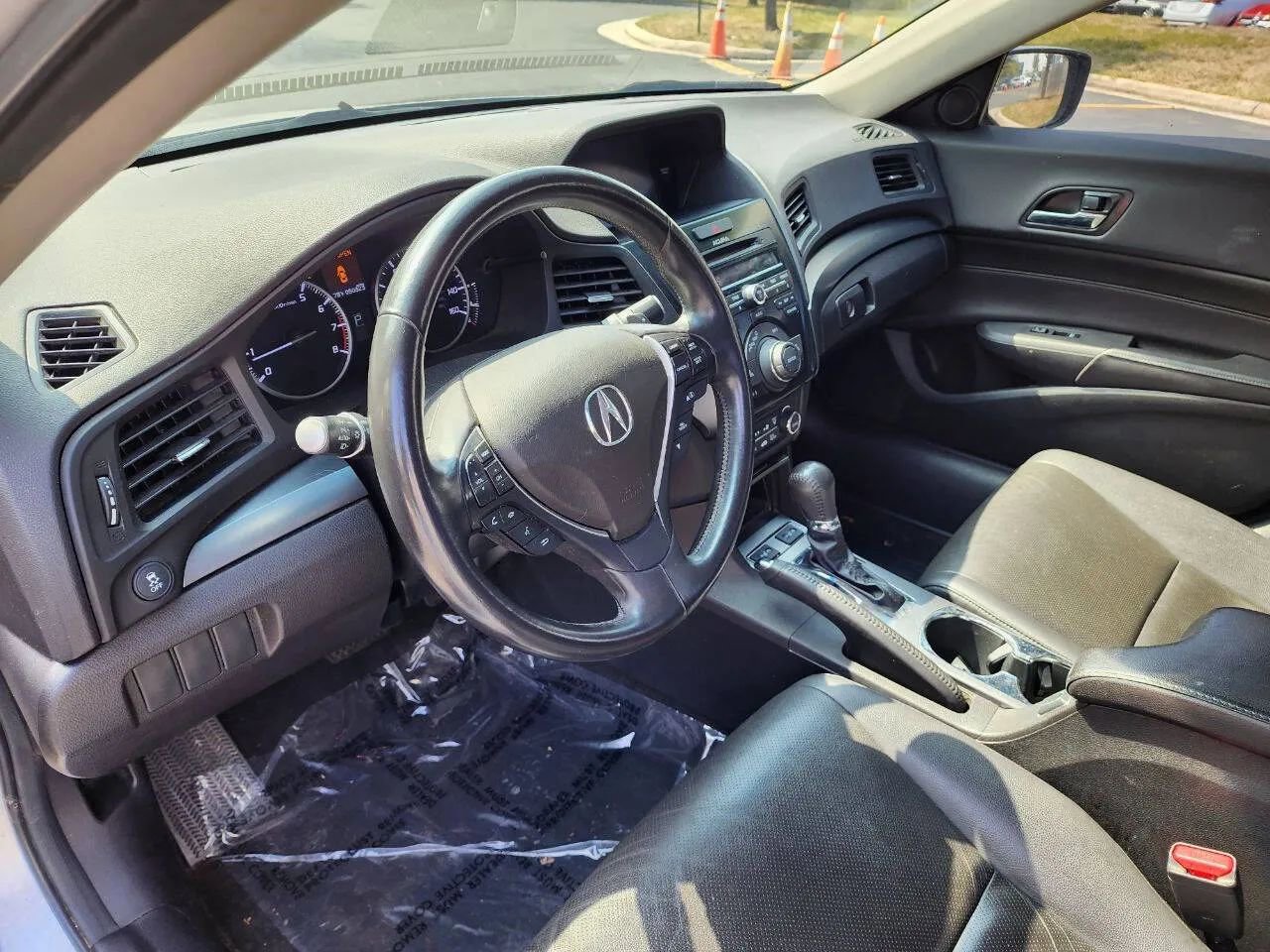 Used 2013 Acura ILX w/ Technology Package FWD image 14