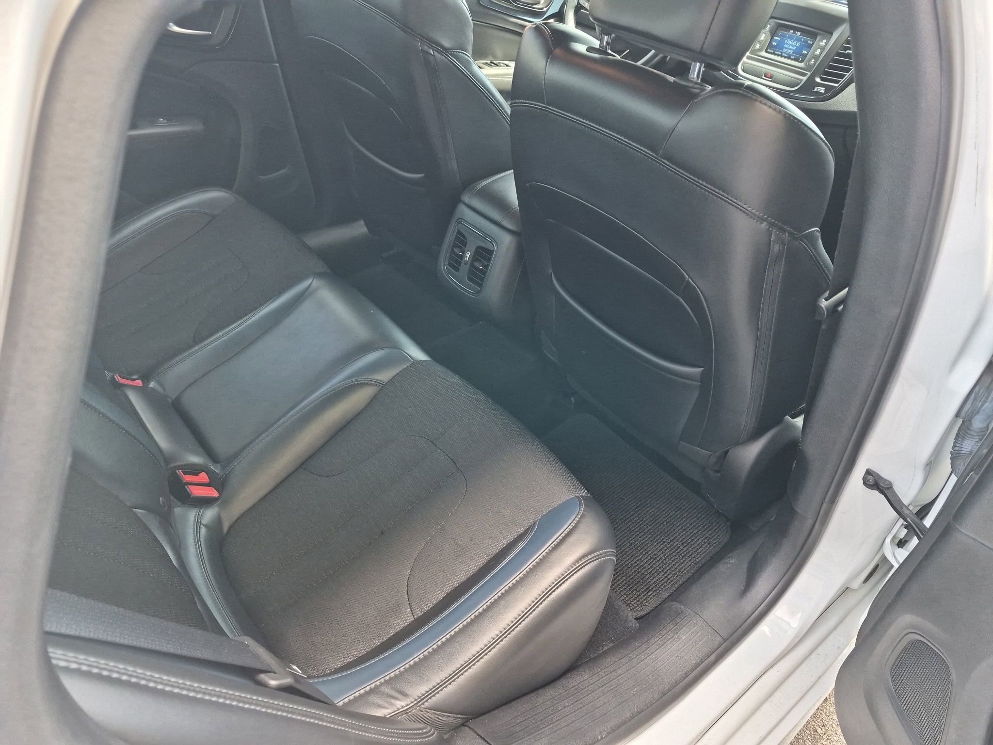 Used 2016 Chrysler 200 S w/ Comfort Group image 22