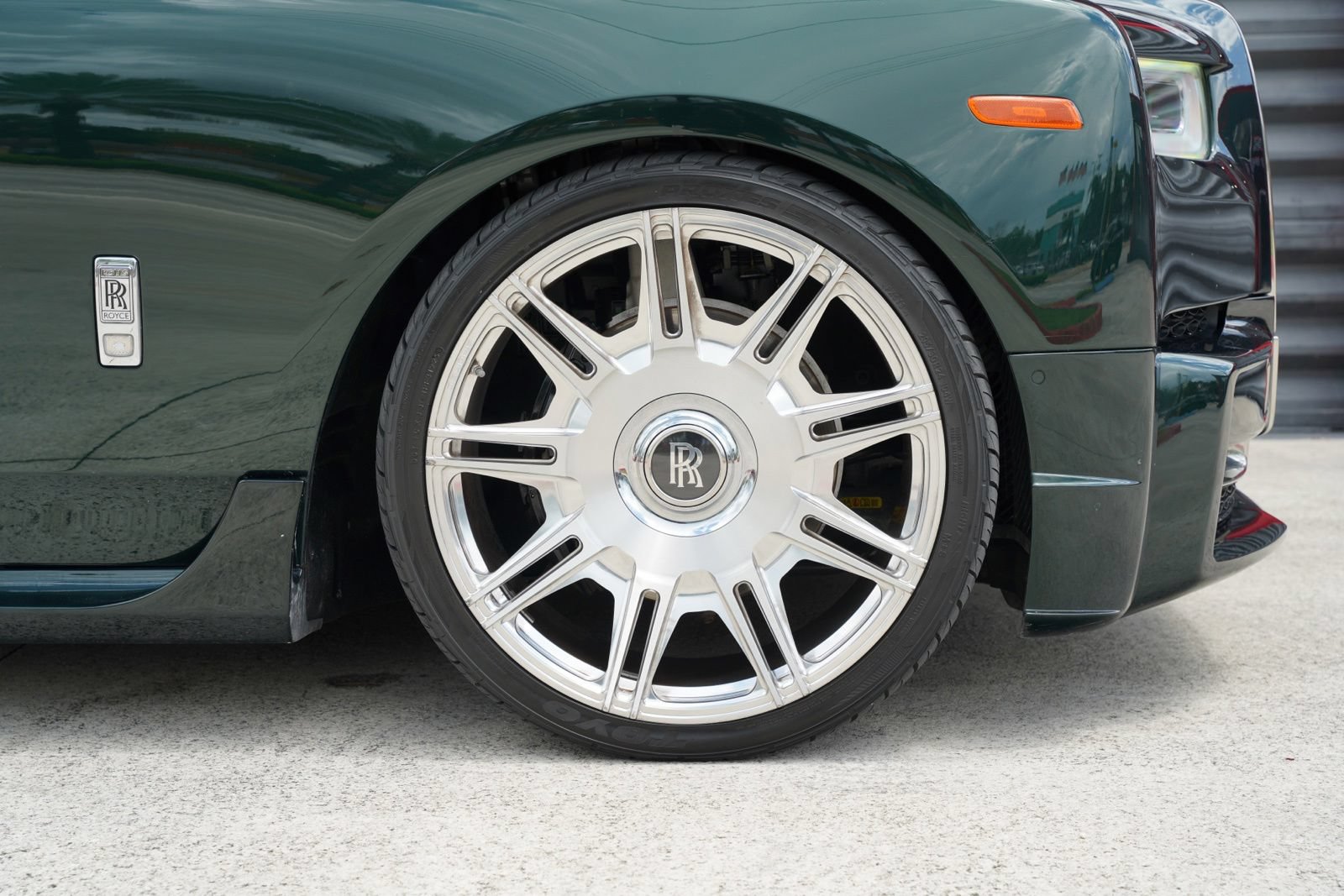 Used 2022 Rolls-Royce Phantom Sedan RWD image 8