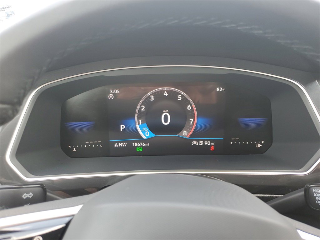 Used 2023 Volkswagen Tiguan SE R-Line image 21