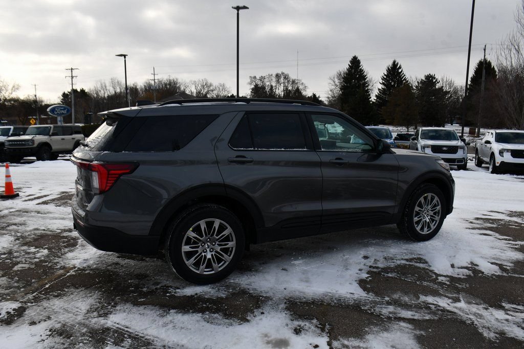 Used 2026 Ford Explorer Active w/ Active Comfort Package AWD/4WD image 7
