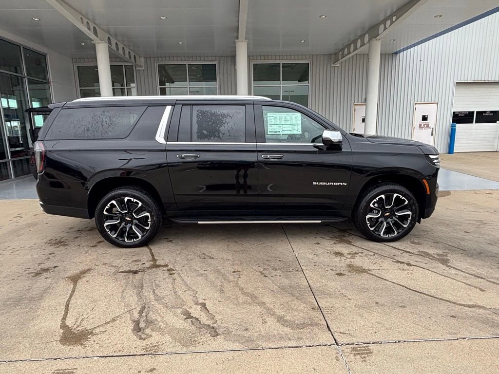 New 2026 Chevrolet Suburban Premier image 4