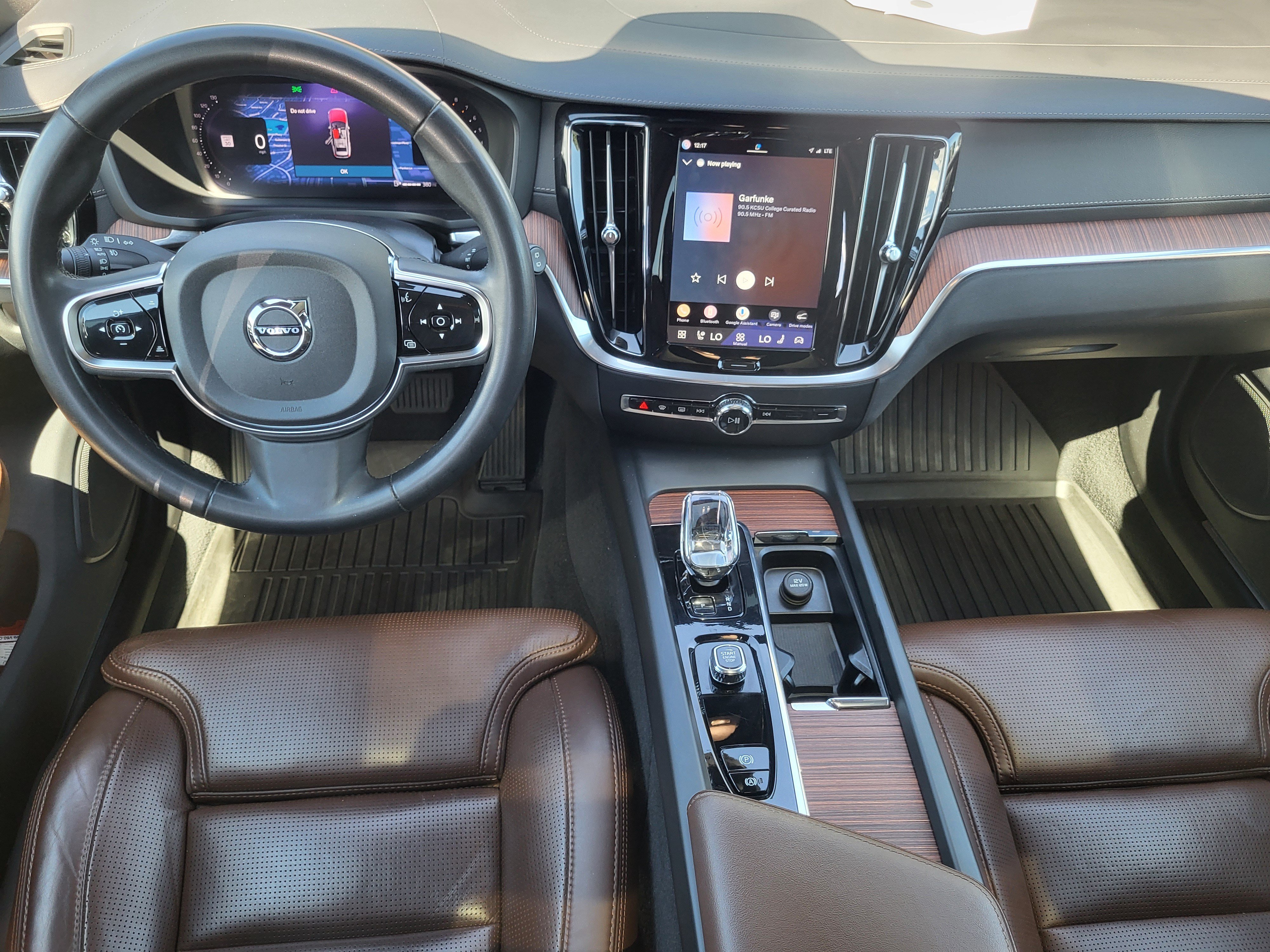 Certified 2024 Volvo V60 B5 Cross Country Ultimate w/ Protection Package Premier AWD/4WD image 24