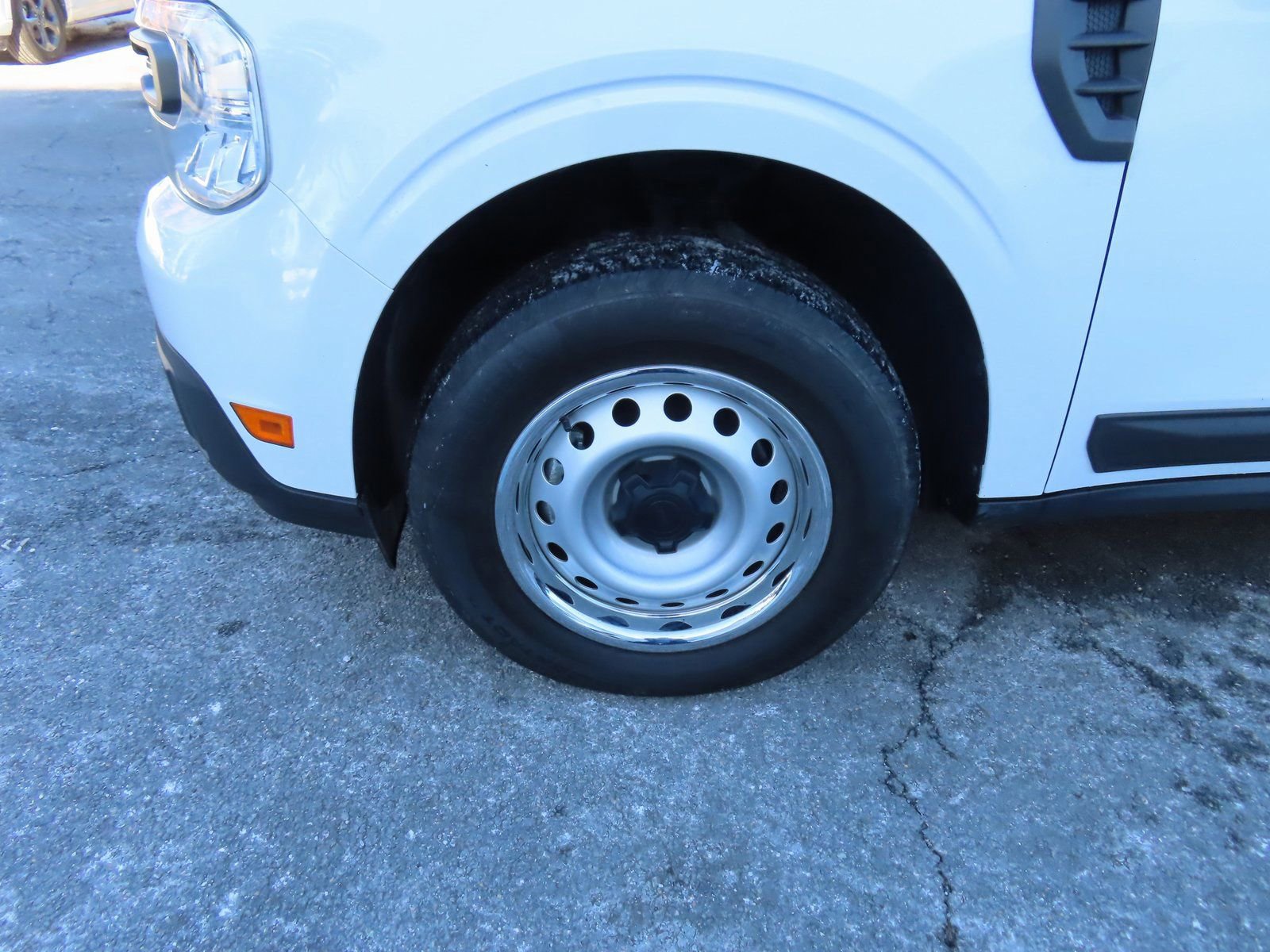 Used 2024 Ford Maverick XL image 12