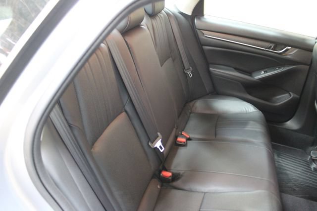 Used 2018 Honda Accord Touring image 9