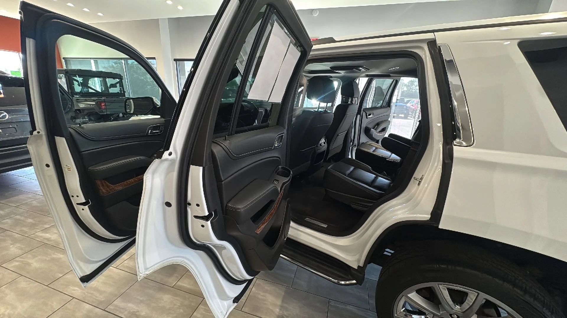 Used 2019 Chevrolet Tahoe Premier AWD/4WD image 46