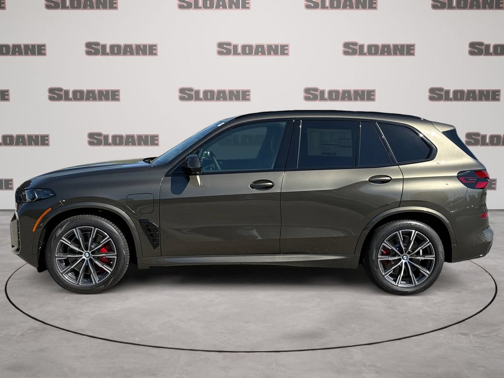 New 2026 BMW X5 xDrive50e w/ M Sport Package AWD/4WD image 2