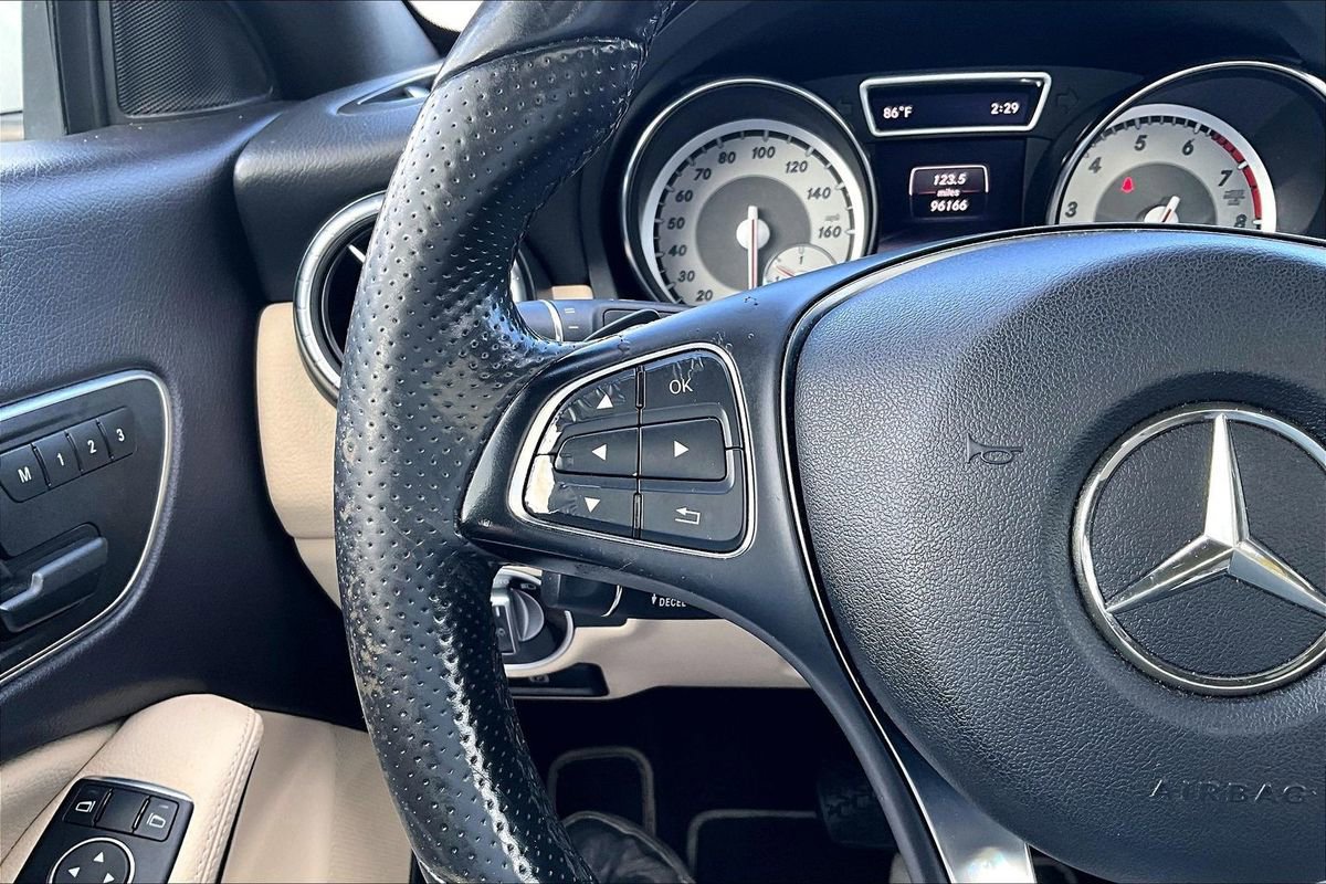 Used 2015 Mercedes-Benz CLA 250 image 11