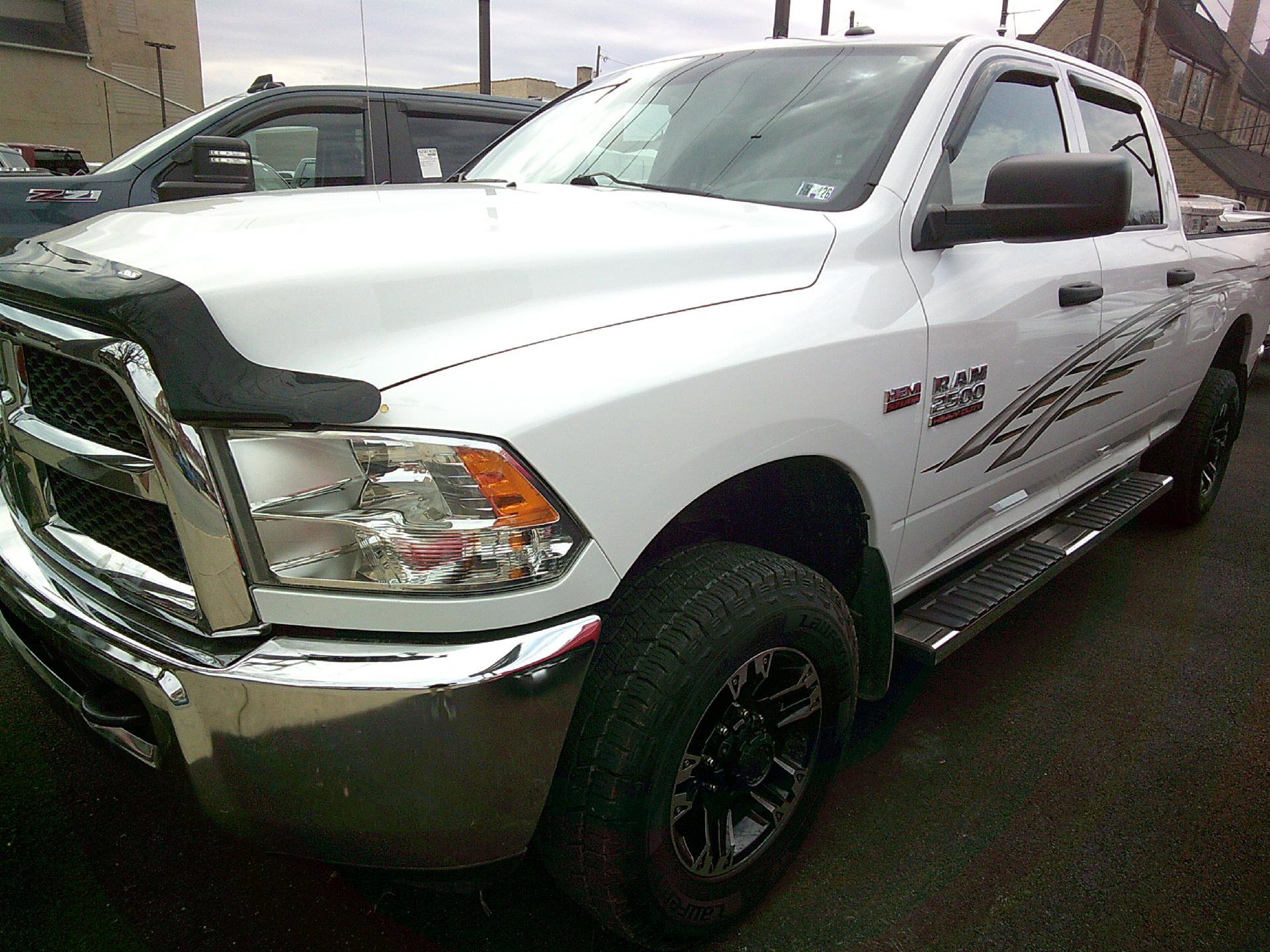 Used 2013 RAM 2500 Tradesman w/ Chrome Appearance Group image 3