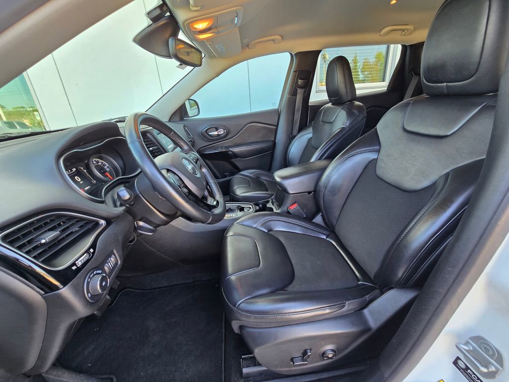 Used 2021 Jeep Cherokee Latitude Plus FWD image 9