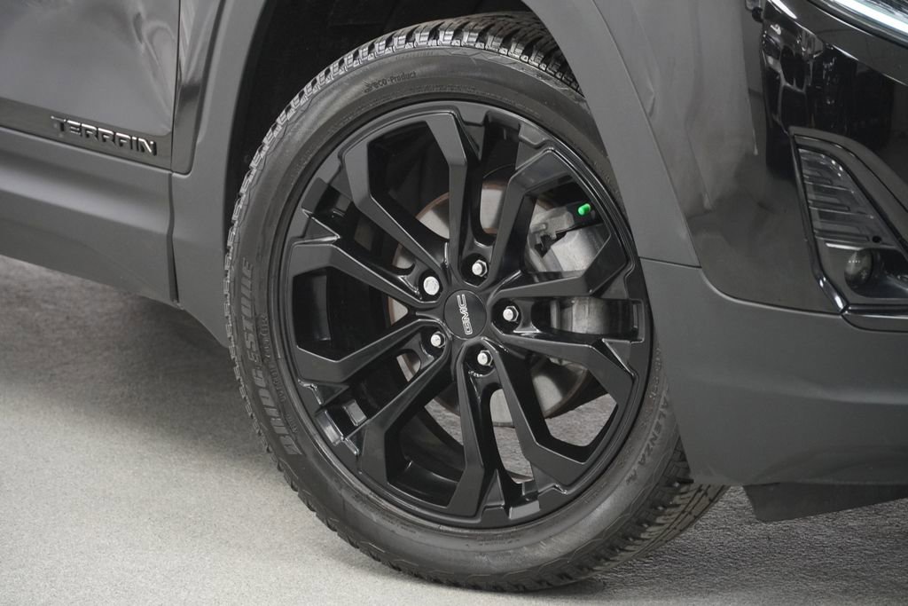 Used 2021 GMC Terrain SLT w/ Elevation Edition FWD image 4