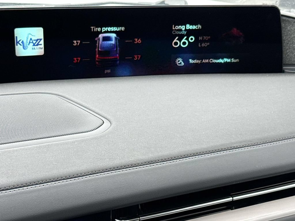 New 2025 Lincoln Navigator Reserve AWD/4WD image 19