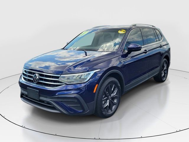 Certified 2023 Volkswagen Tiguan SE w/ Panoramic Sunroof Package FWD image 28