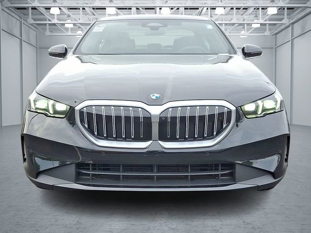 Certified 2026 BMW 530i xDrive w/ Premium Package image 2