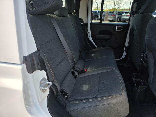 Used 2025 Jeep Gladiator Sport AWD/4WD image 15