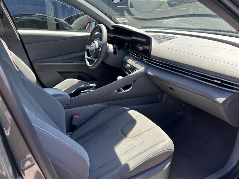 Used 2024 Hyundai Elantra SEL FWD image 14