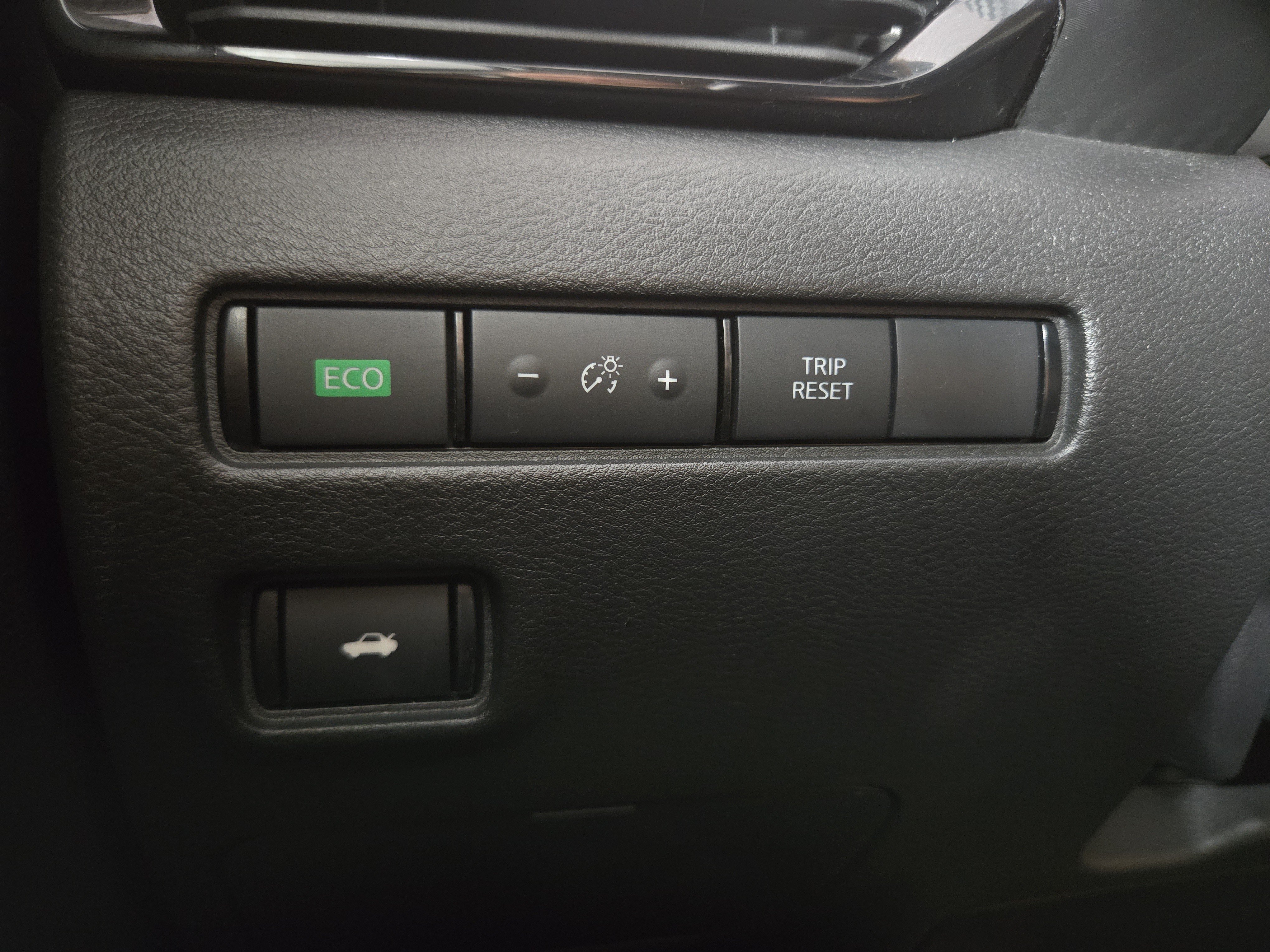 Used 2025 Nissan Sentra SV w/ SV Premium Package FWD image 25