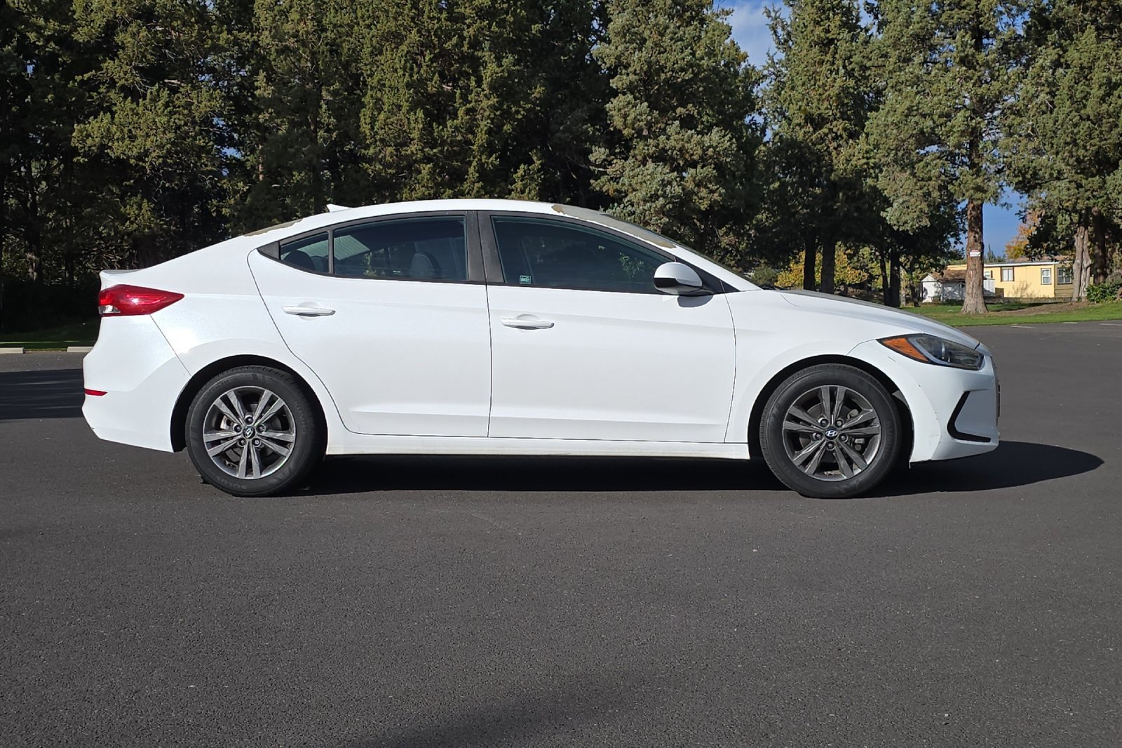 Used 2018 Hyundai Elantra SEL w/ Cargo Package image 3