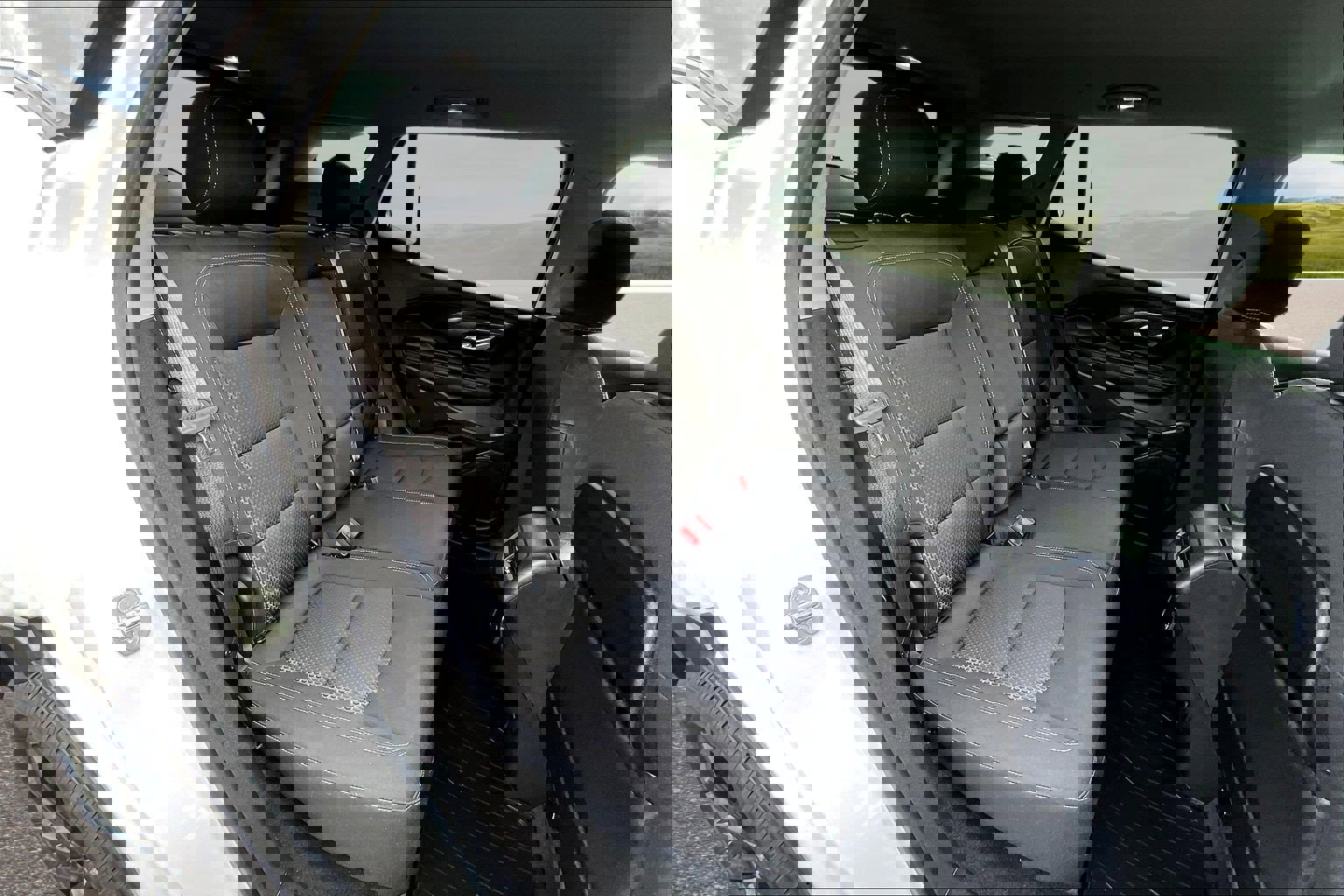 Used 2022 GMC Terrain SLE w/ Driver Convenience Package image 16