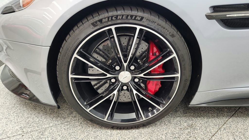 Used 2014 Aston Martin Vanquish Coupe RWD image 46
