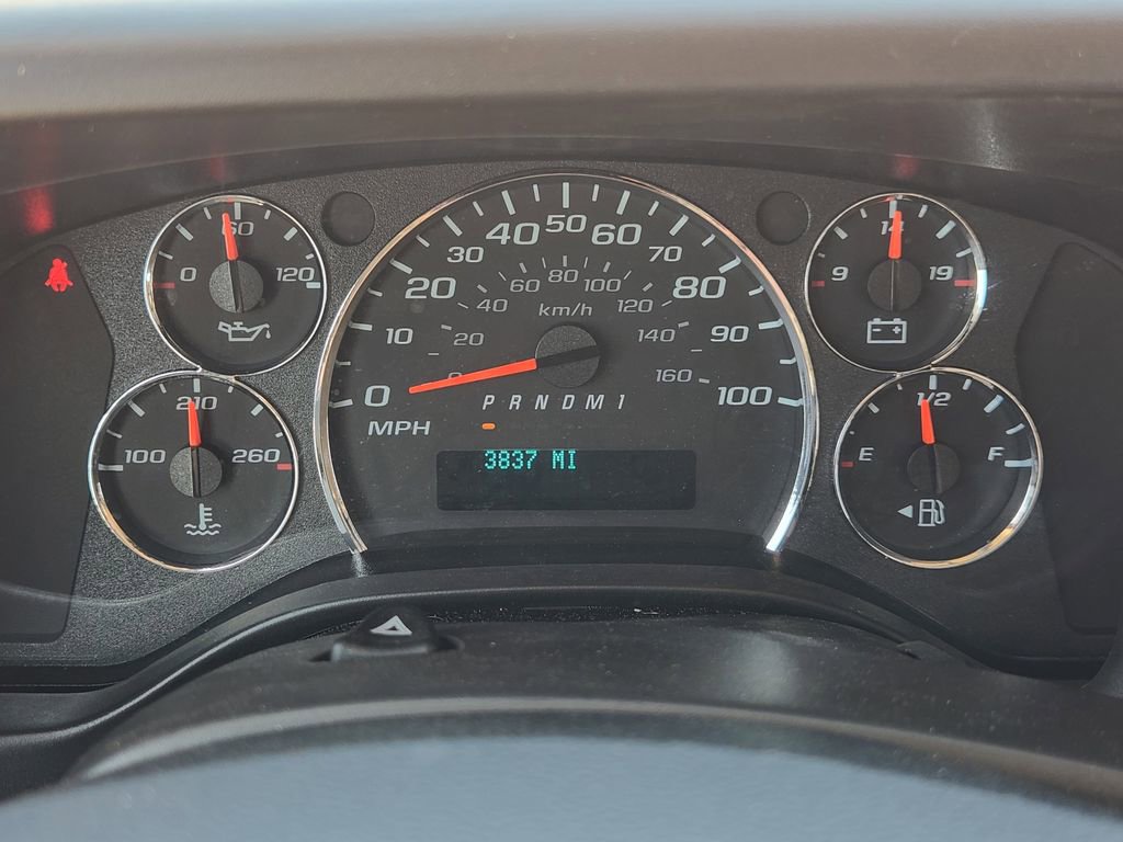 Used 2025 Chevrolet Express 2500 w/ Driver Convenience Package RWD image 16