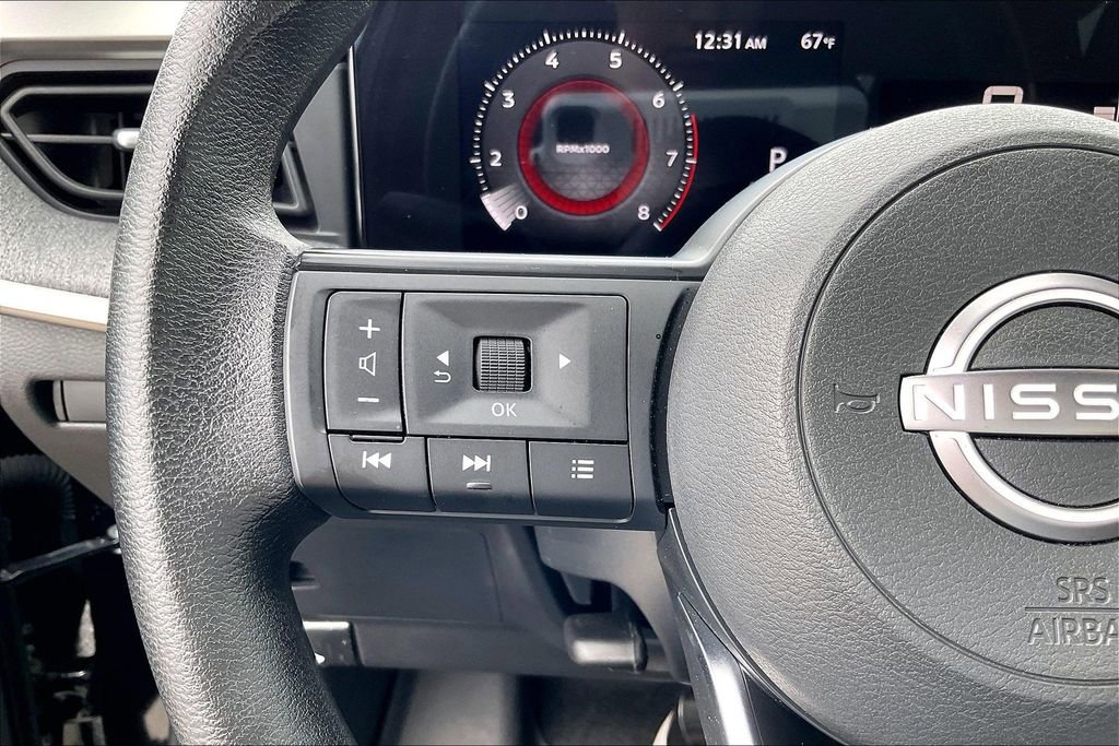 Used 2025 Nissan Kicks SV AWD/4WD image 26
