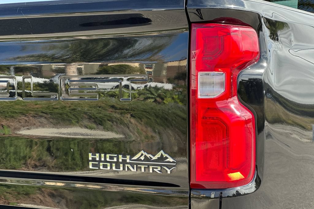 Used 2023 Chevrolet Silverado 2500 High Country AWD/4WD image 33