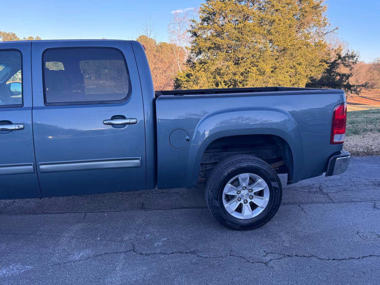 Used 2012 GMC Sierra 1500 SLT w/ SLT Convenience Package image 7