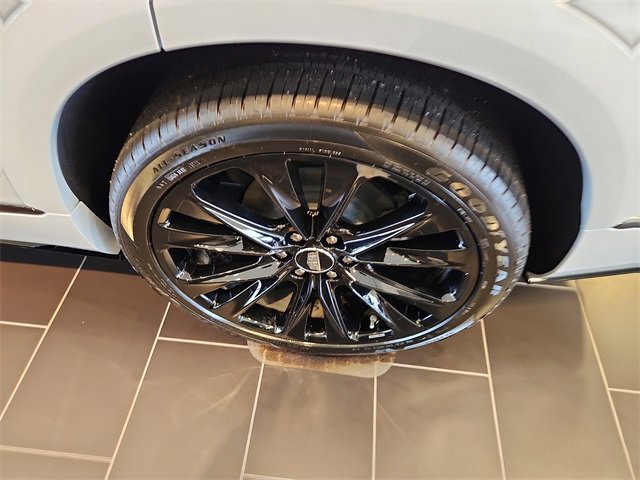 New 2026 Cadillac Vistiq Platinum w/ LPO, Floor Liner Package image 5
